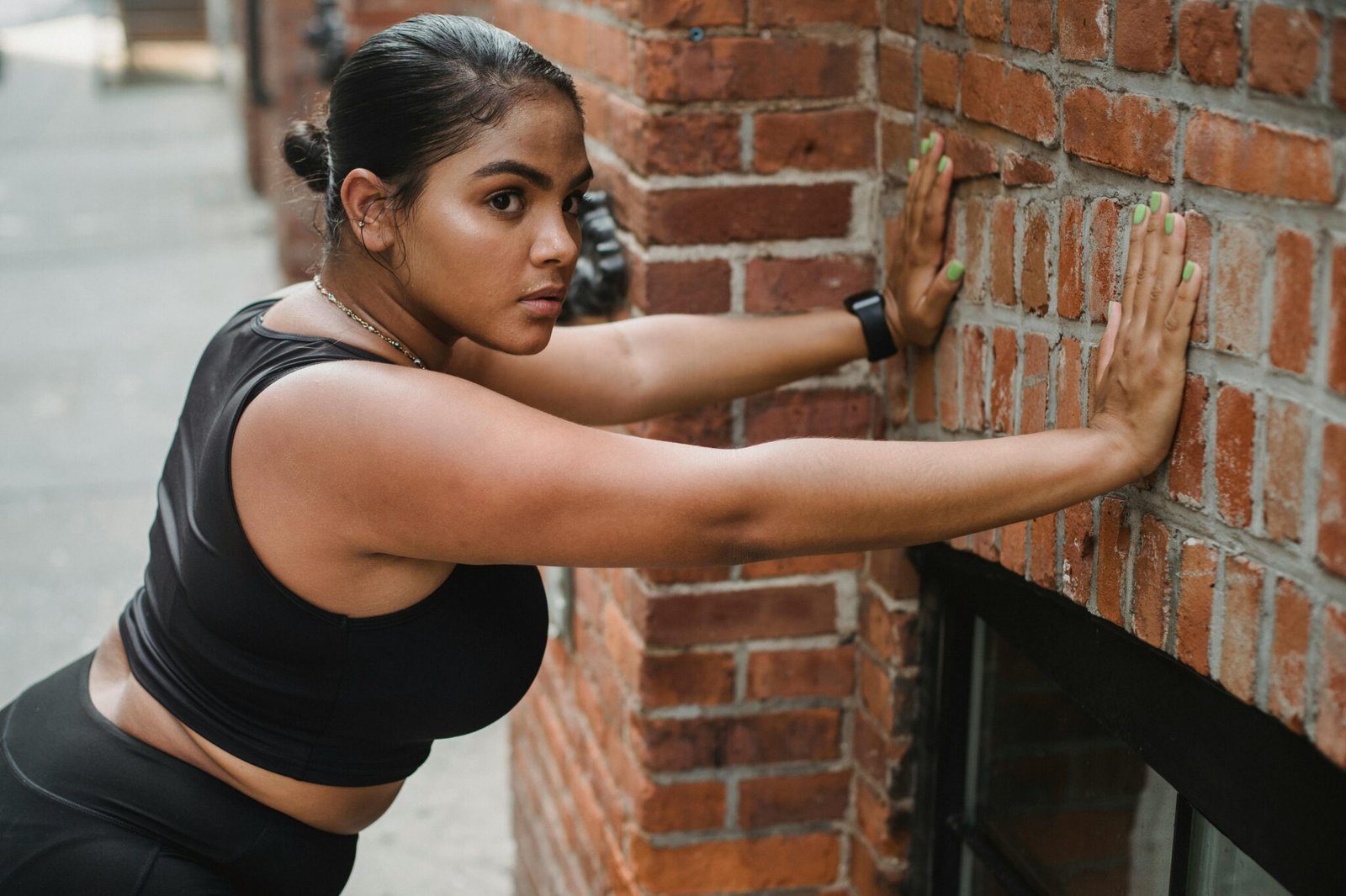 Ejercicios de pilates en la pared