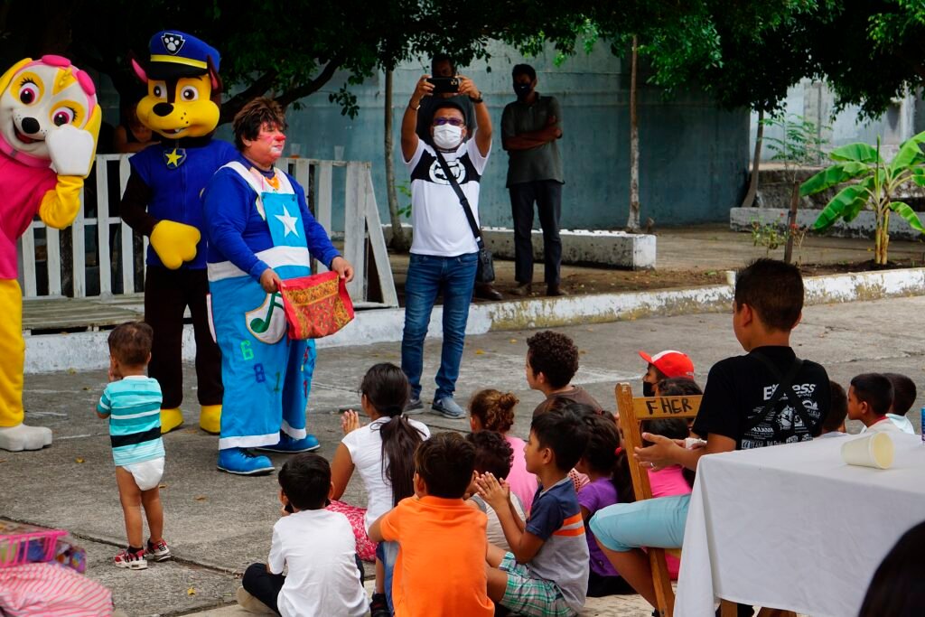 De forma internacional, la ONU estableció el 20 de noviembre como el Día Universal del Niño.