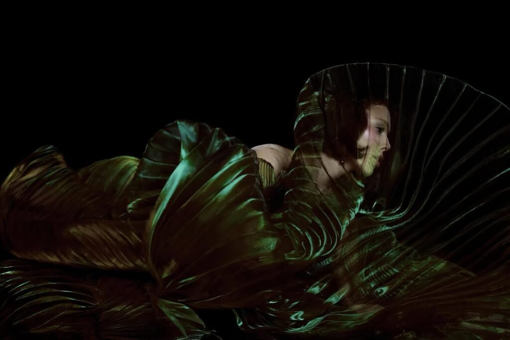 Danna vive una nueva etapa musical con Lucid Dreams / Créditos: Instagram Danna.