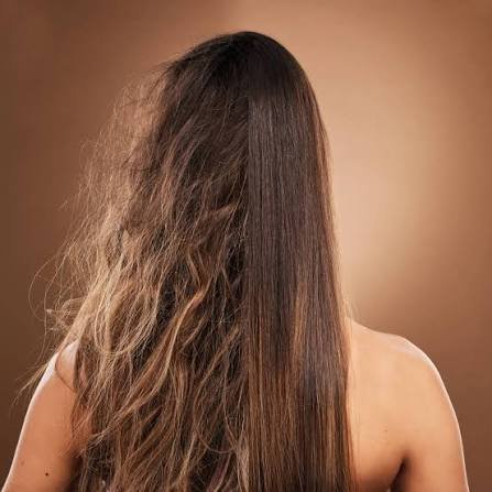 El frizz es sencillo de manejar siempre y cuando se encuentre el tratamiento correcto. 